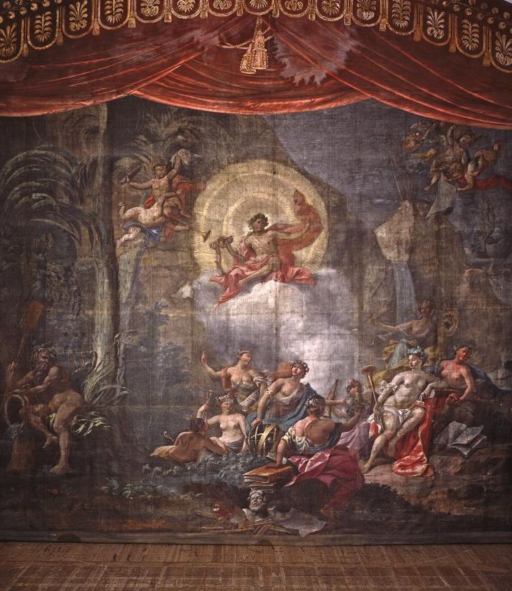 Apollo auf einem originalen Bühnenbild des Schlosstheaters